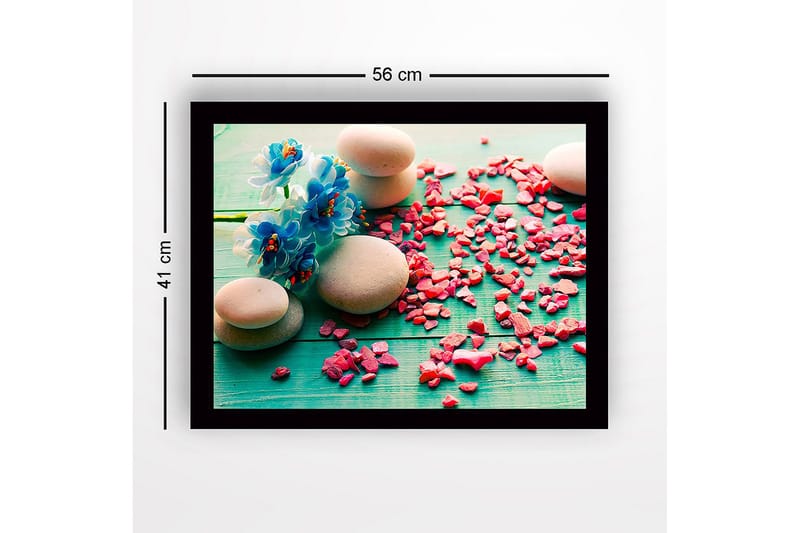 Innrammet lerret i tre - 41x56 cm - Steinarrangement med blå blomster og rosa steiner - Blå / Rosa / Grå - Innredning - Bilder & kunst