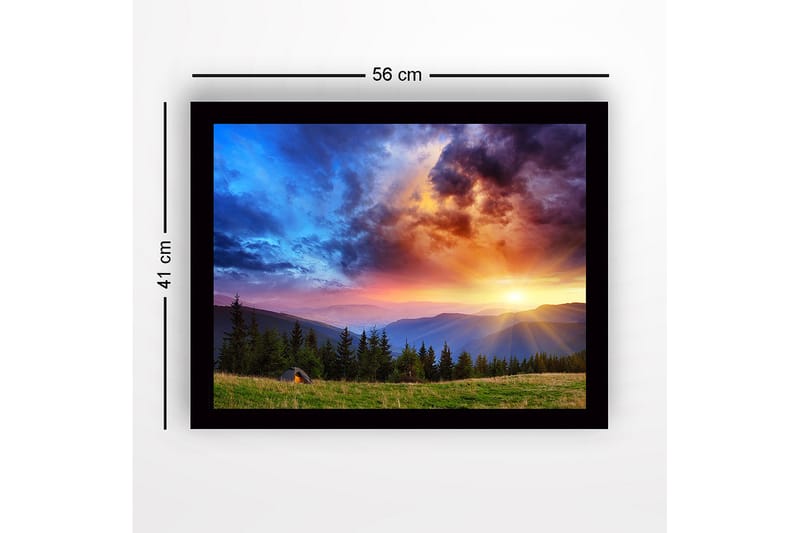Innrammet lerret i tre - 41x56 cm - Storslått solnedgang over fjell og skog - Blå / Oransje / Grønn - Innredning - Bilder & kunst