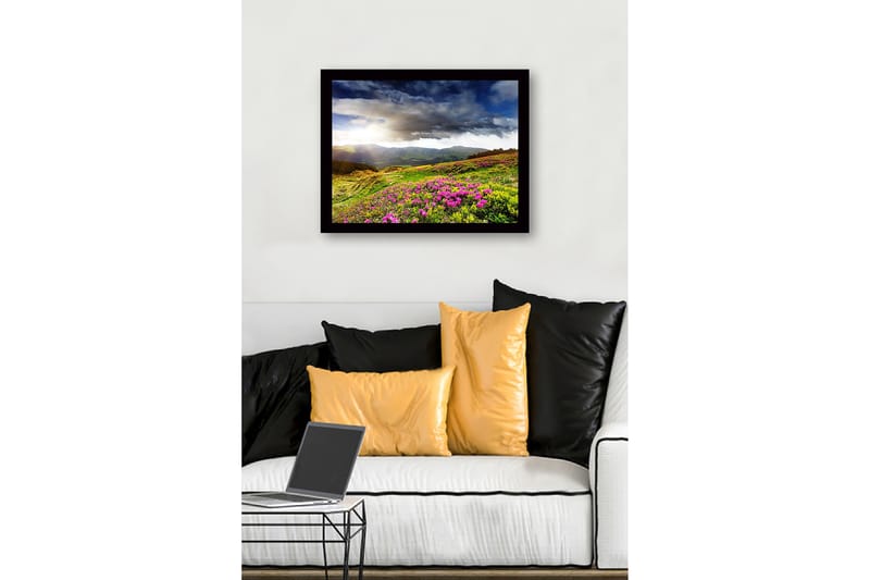 Innrammet lerret i tre - 41x56 cm - Vakkert fjellandskap med blomstrende enger - Grønn / Rosa / Blå - Innredning - Bilder & kunst