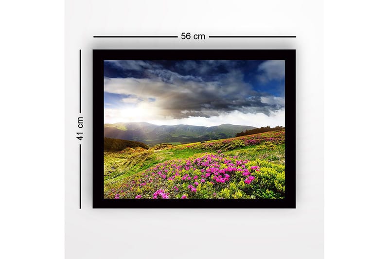 Innrammet lerret i tre - 41x56 cm - Vakkert fjellandskap med blomstrende enger - Grønn / Rosa / Blå - Innredning - Bilder & kunst