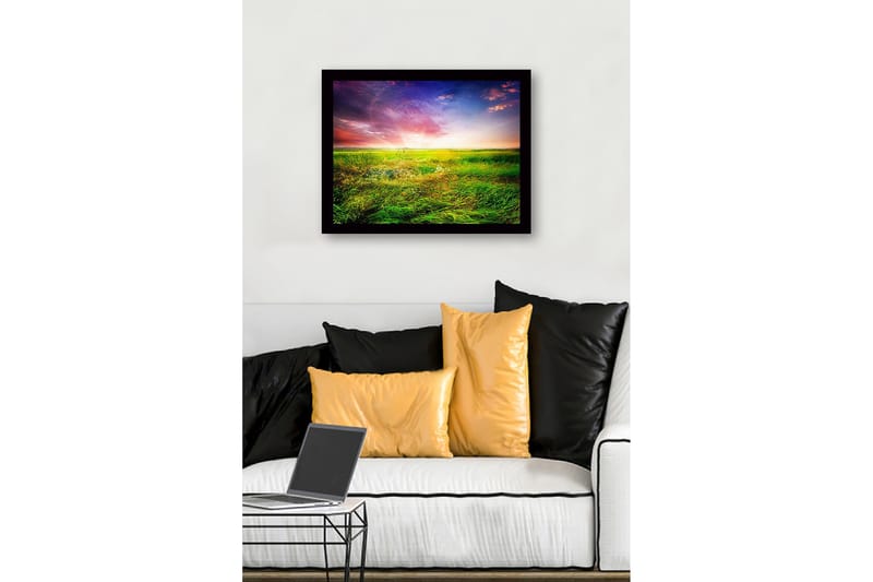 Innrammet lerret i tre - 41x56 cm - Vakkert landskap med frodige enger og fargerik himmel - Grønn / Gul / Lilla - Innredning - Bilder & kunst