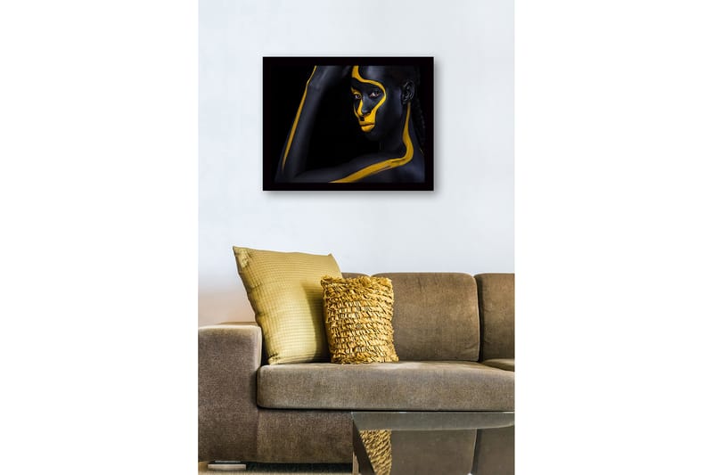 Innrammet lerret i tre - 41x56 cm - Portrett av en person med svart og gul kroppsmaling - Svart / Gul - Innredning - Bilder & kunst