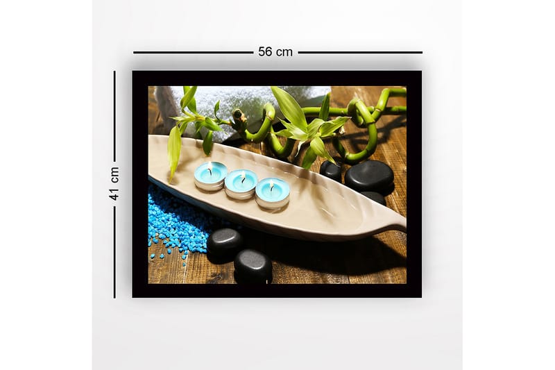 Innrammet lerretsbilde i tre - 41x56 cm - Avslappende arrangement med duftlys og bambus - Lys blå / Grønn / Svart - Innredning - Bilder & kunst