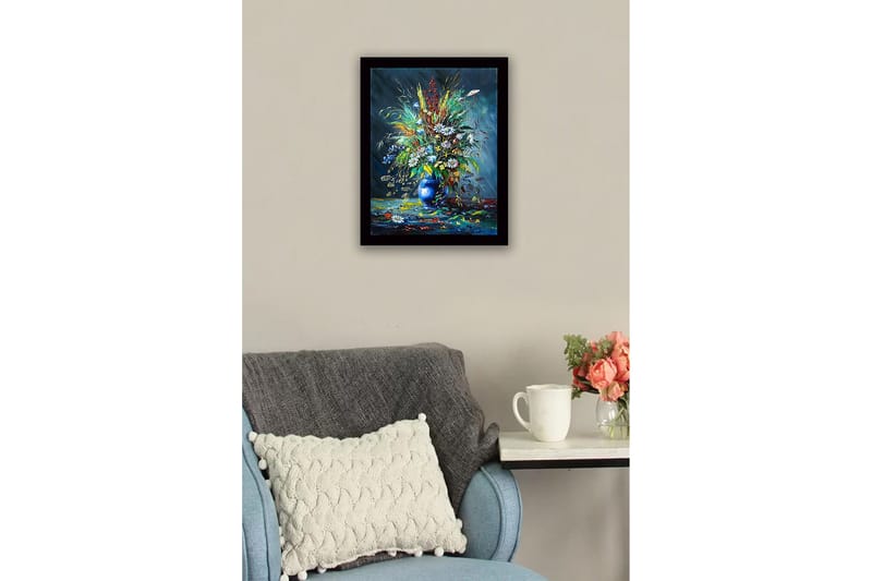 Innrammet lerretsbilde i tre - 41x56 cm - Fargerik blomsterbukett i en blå vase - Blå / Grønn / Hvit - Innredning - Bilder & kunst