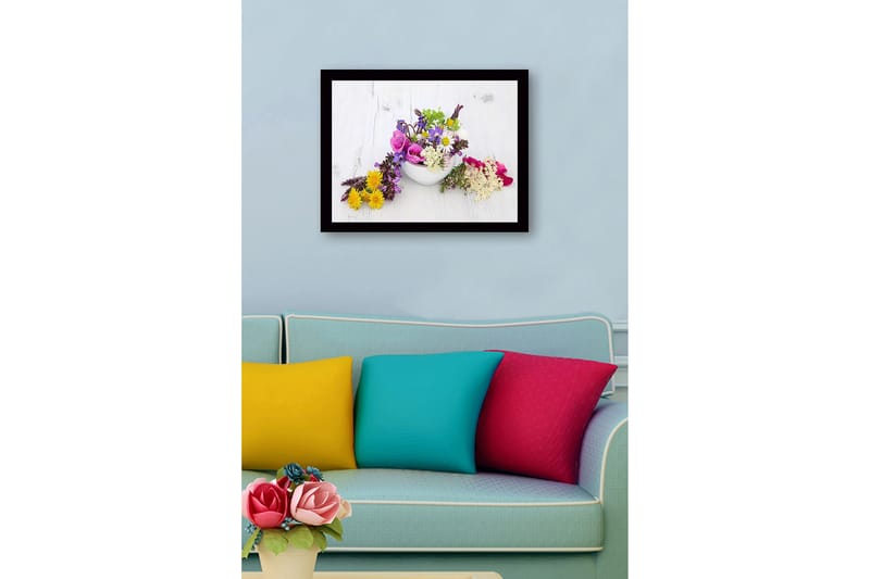 Innrammet lerretsbilde i tre - 41x56 cm - Fargerik blomsterbukett i en hvit bolle - Lilla / Rosa / Gul - Innredning - Bilder & kunst