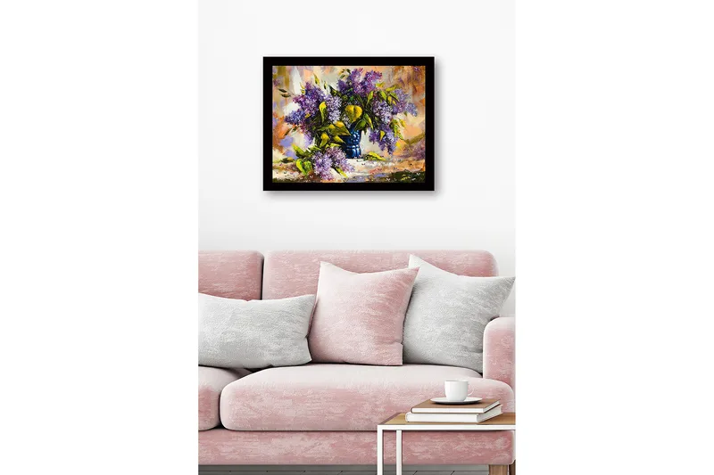 Innrammet lerretsbilde i tre - 41x56 cm - Fargerik bukett med syrinblomster i en blå vase - Lilla / Grønn / Blå - Innredning - Bilder & kunst