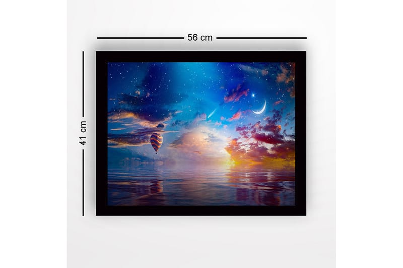 Innrammet lerretsbilde i tre - 41x56 cm - Fargerik varmluftsballong som svever over en speilblank innsjø ved solnedgang - Blå / Oransje / Lilla - Innredning - Bilder & kunst