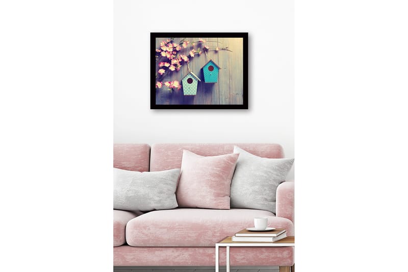 Innrammet lerretsbilde i tre - 41x56 cm - Fargerike fuglehus hengende blant blomster - Rosa / Turkis - Innredning - Bilder & kunst