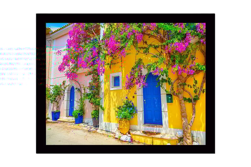 Innrammet lerretsbilde i tre - 41x56 cm - Fargerike hus med bougainvillea i blomst - Gul / Blå / Rosa - Innredning - Bilder & kunst