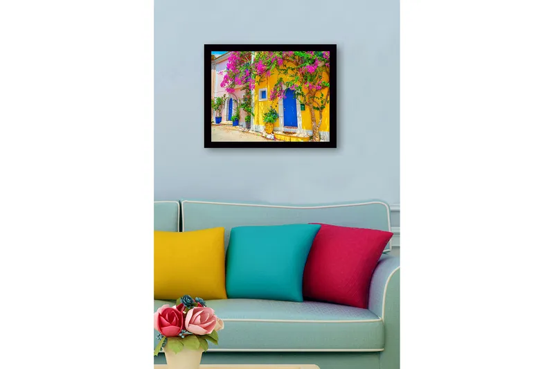 Innrammet lerretsbilde i tre - 41x56 cm - Fargerike hus med bougainvillea i blomst - Gul / Blå / Rosa - Innredning - Bilder & kunst