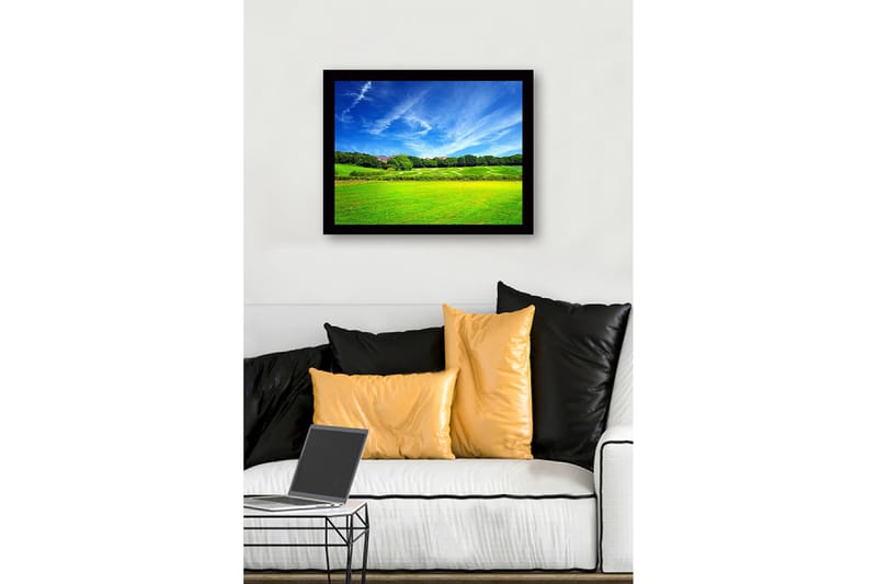 Innrammet lerretsbilde i tre - 41x56 cm - Frodig landskap med frodige enger og blå himmel - Grønn / Blå - Innredning - Bilder & kunst