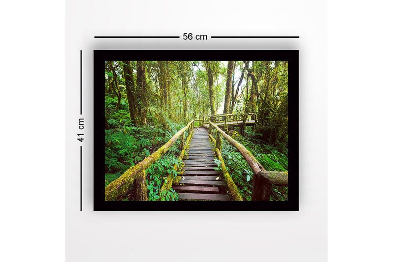 Innrammet lerretsbilde i tre - 41x56 cm - Frodig skogssti med trebroer - Grønn / Brun / Gulgrønn - Innredning - Bilder & kunst