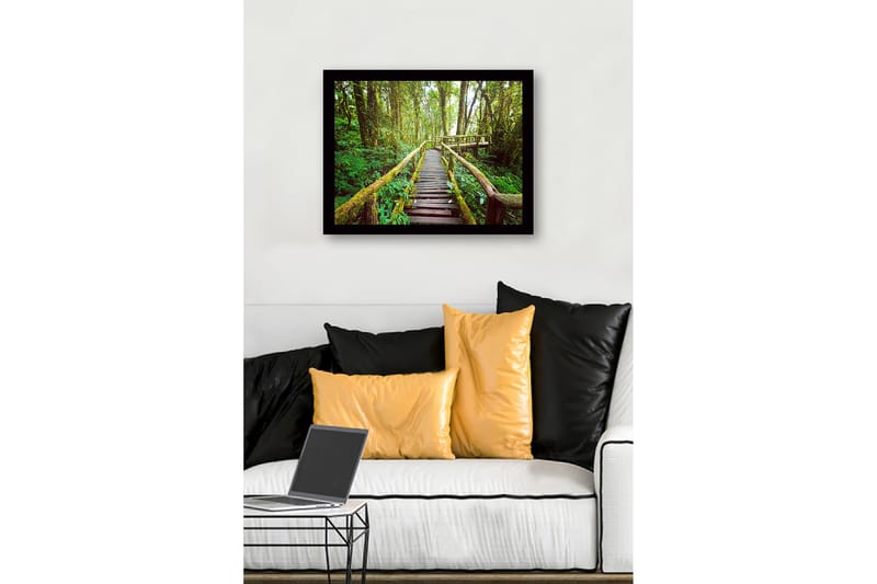 Innrammet lerretsbilde i tre - 41x56 cm - Frodig skogssti med trebroer - Grønn / Brun / Gulgrønn - Innredning - Bilder & kunst