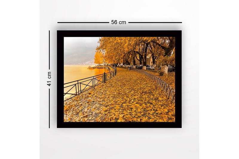 Innrammet lerretsbilde i tre - 41x56 cm - Gyllent høstlandskap ved en innsjø med blader på bakken - Gyllenoransje / Mørk gul / Grå - Innredning - Bilder & kunst