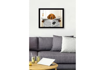 Innrammet lerretsbilde i tre - 41x56 cm - Hund som leser avisen DAILY DOG - Brun / Svart / Hvit - Innredning - Bilder & kunst