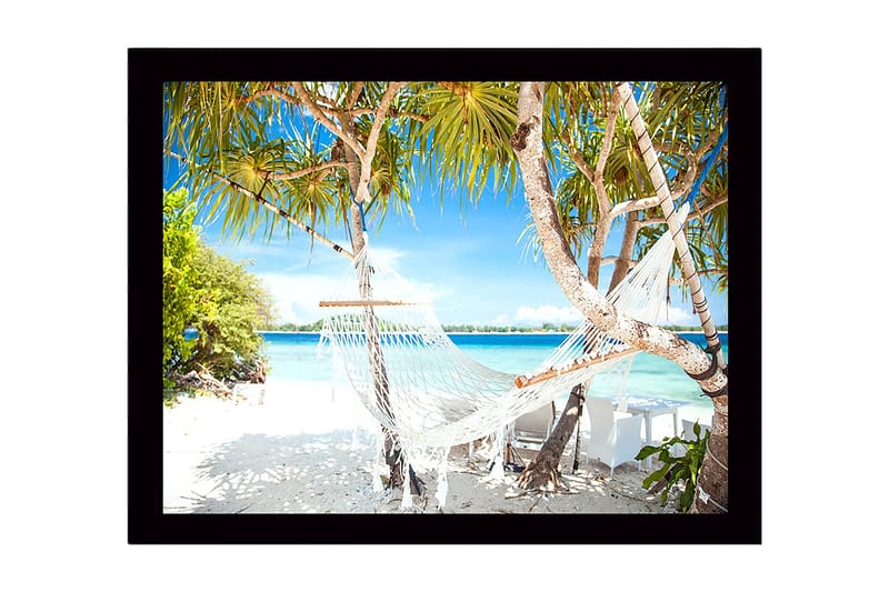 Innrammet lerretsbilde i tre - 41x56 cm - Hvit hengekøye mellom palmer på solrik hvit sandstrand - Turkis / Grønn / Hvit - Innredning - Bilder & kunst