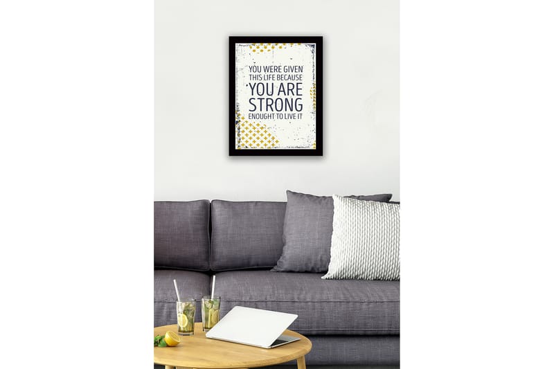 Innrammet lerretsbilde i tre - 41x56 cm - Inspirerende sitat om styrke og livets verdi - Mørk blå / Gul / Hvit - Innredning - Bilder & kunst