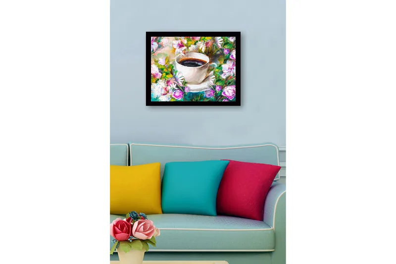 Innrammet lerretsbilde i tre - 41x56 cm - Kopp kaffe omgitt av fargerike blomster - Lilla / Grønn / Hvit - Innredning - Bilder & kunst
