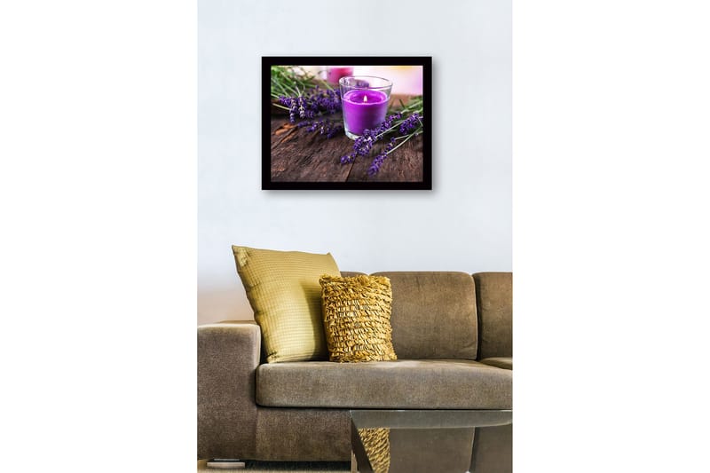 Innrammet lerretsbilde i tre - 41x56 cm - Lilla duftlys omgitt av lavendelblomster - Lilla / Grønn / Brun - Innredning - Bilder & kunst