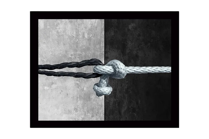 Innrammet lerretsbilde i tre - 41x56 cm - Sammenflettede tau i kontrasterende svart og hvitt - Svart / Hvit - Innredning - Bilder & kunst