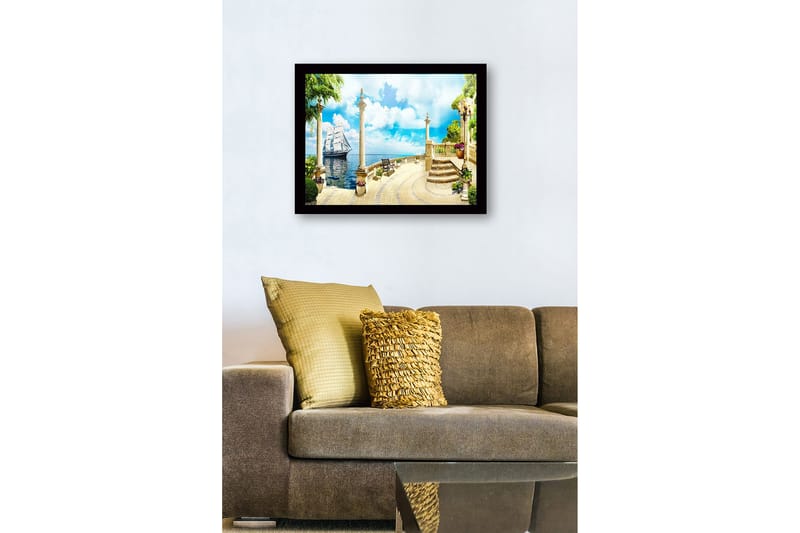 Innrammet lerretsbilde i tre - 41x56 cm - Seilbåt i en idyllisk havn med søyler og frodige omgivelser - Blå / Grønn / Beige - Innredning - Bilder & kunst