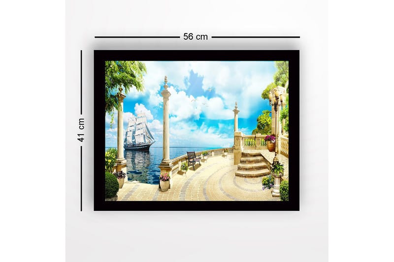 Innrammet lerretsbilde i tre - 41x56 cm - Seilbåt i en idyllisk havn med søyler og frodige omgivelser - Blå / Grønn / Beige - Innredning - Bilder & kunst