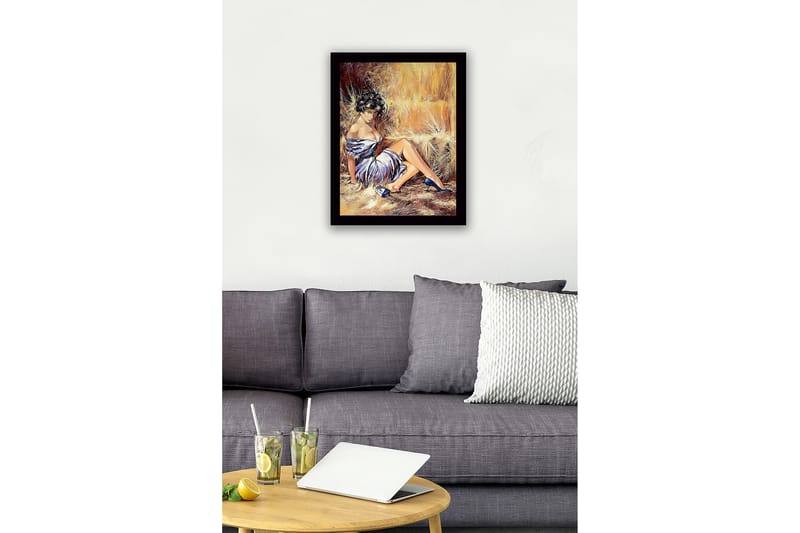 Innrammet lerretsbilde i tre - 41x56 cm - Sensuell kvinne i hvit kjole med blå sko - Hvit / Blå / Beige - Innredning - Bilder & kunst