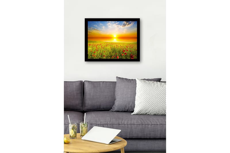 Innrammet lerretsbilde i tre - 41x56 cm - Solnedgang over en blomstrende eng med valmuer - Gul / Grønn / Rød - Innredning - Bilder & kunst