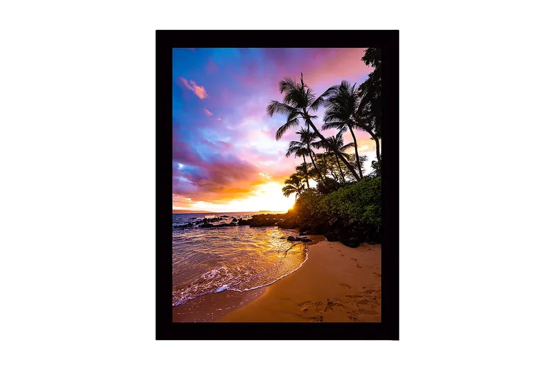 Innrammet lerretsbilde i tre - 41x56 cm - Solnedgang over en tropisk strand med palmer og glitrende vann - Lilla / Oransje / Grønn - Innredning - Bilder & kunst