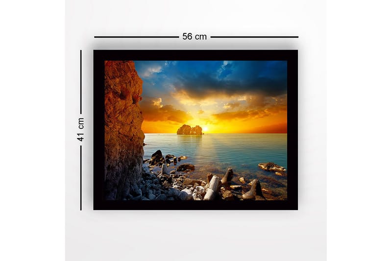 Innrammet lerretsbilde i tre - 41x56 cm - Solnedgang over havet med fjellformasjoner i forgrunnen - Oransje / Blå / Grå - Innredning - Bilder & kunst