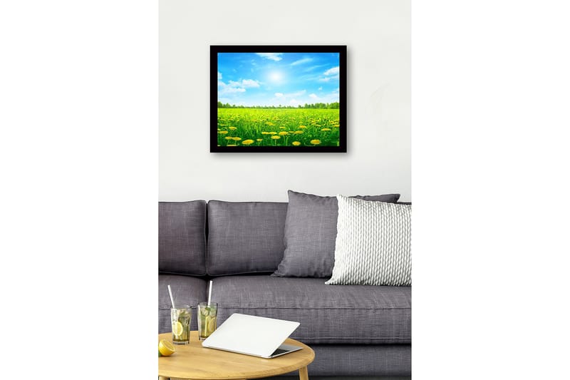 Innrammet lerretsbilde i tre - 41x56 cm - Solrik eng med blomstrende løvetann - Grønn / Gul / Blå - Innredning - Bilder & kunst