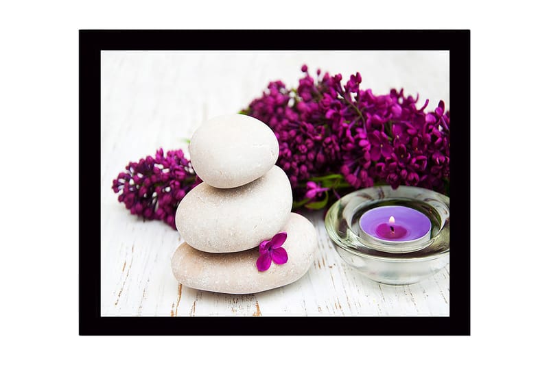 Innrammet lerretsbilde i tre - 41x56 cm - Steinrøys med lilla blomster og et duftlys - Lys grå / Lilla / Grønn - Innredning - Bilder & kunst
