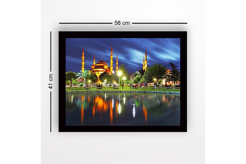 Innrammet lerretsbilde i tre - 41x56 cm - Storslått moské med opplyste minareter ved en speilblank innsjø - Oransje / Grønn / Blå - Innredning - Bilder & kunst