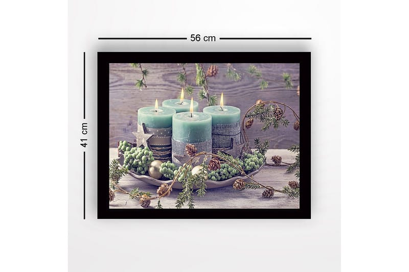 Innrammet lerretsbilde i tre - 41x56 cm - Tente lys i en vinterdekorasjon med grangrener og kongler - Grønn / Lys blå / Beige - Innredning - Bilder & kunst