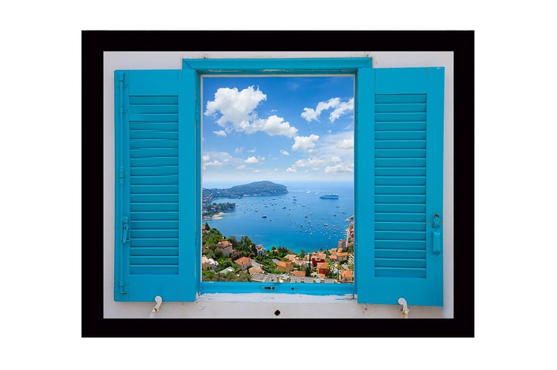 Innrammet lerretsbilde i tre - 41x56 cm - Utsikt gjennom en åpen skodde mot havet og himmelen - Blå / Grønn / Hvit - Innredning - Bilder & kunst