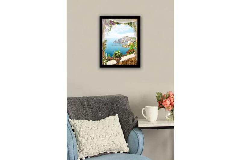 Innrammet lerretsbilde i tre - 41x56 cm - Utsikt over en kystby med blomster i forgrunnen - Blå / Grønn / Rosa - Innredning - Bilder & kunst