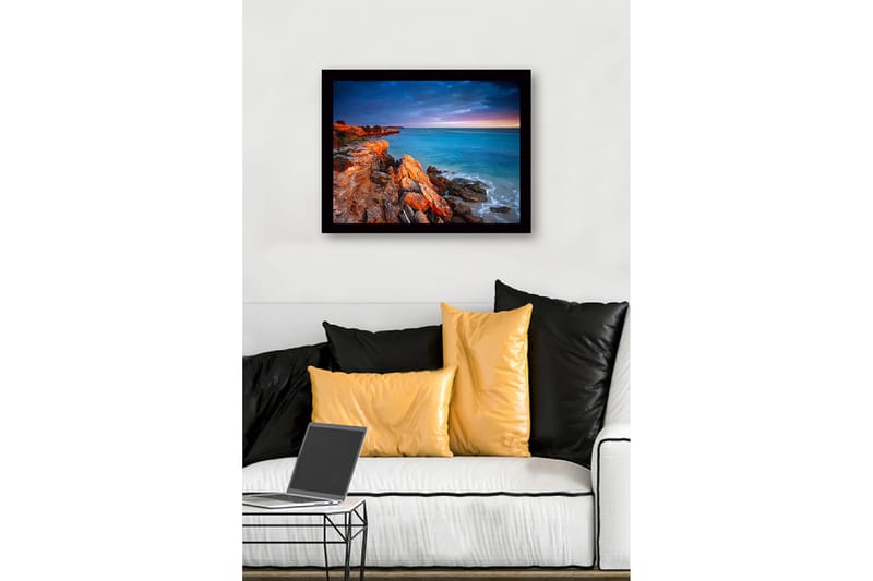 Innrammet lerretsbilde i tre - 41x56 cm - Vakker kystlinje med klipper og hav i skumringslys - Turkis / Oransje / Grå - Innredning - Bilder & kunst