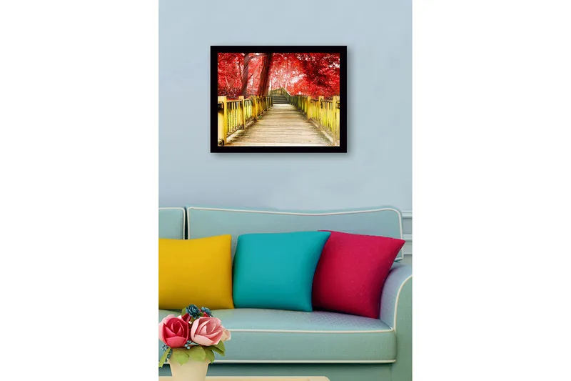 Innrammet lerretsbilde i tre - 41x56 cm - Vakker trebro omgitt av røde trær i høstlige omgivelser - Rød / Gul / Brun - Innredning - Bilder & kunst