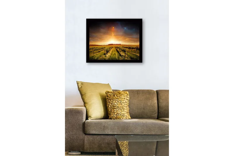 Innrammet lerretsbilde i tre - 41x56 cm - Vakker vingård under en gyllen solnedgang - Gull / Grønn / Brun - Innredning - Bilder & kunst