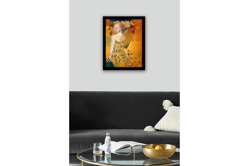 Innrammet lerretsbilde i tre - 41x56 cm - Portrett av en kvinne med gyllen kjole og detaljerte mønstre - Gull / Beige / Grønn - Innredning - Bilder & kunst