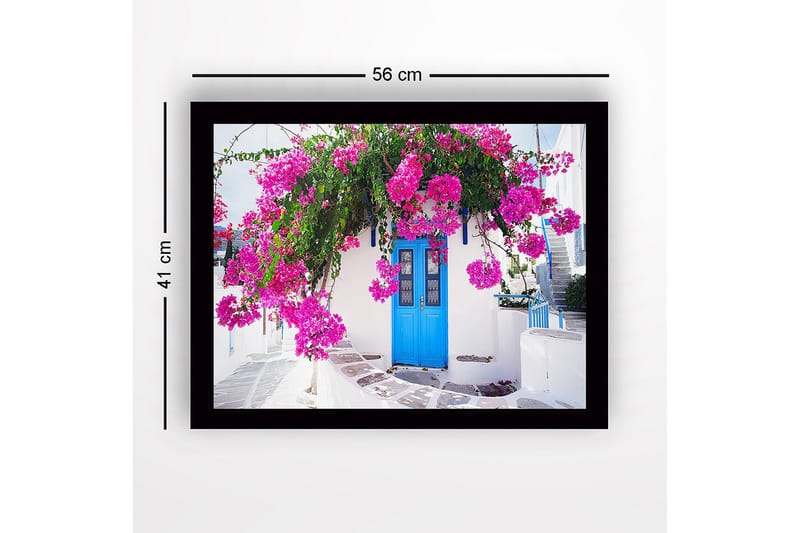 Innrammet trelerretsbilde - 41x56 cm - Fargerik bougainvillea hengende over en blå dør - Rosa / Blå / Grønn - Innredning - Bilder & kunst