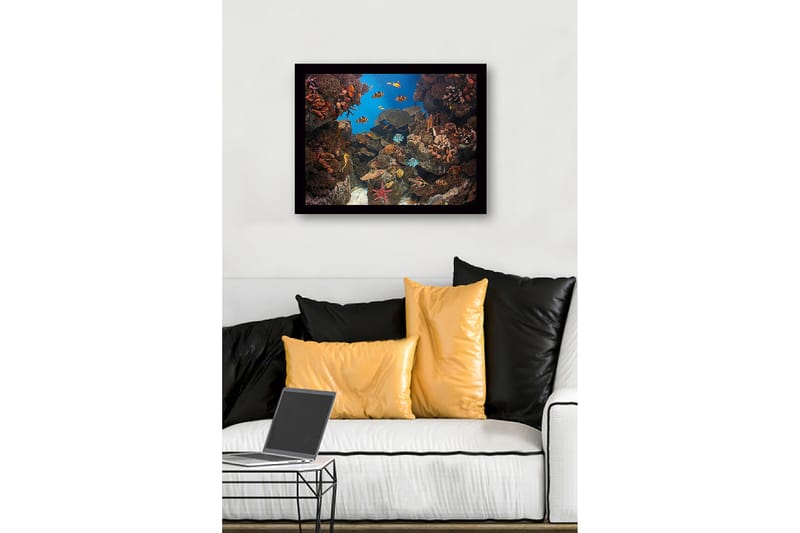 Innrammet trelerretsbilde - 41x56 cm - Fargerik undervannsscene med korallrev og svømmende fisk - Blå / Oransje / Grønn - Innredning - Bilder & kunst