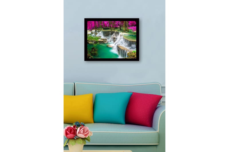 Innrammet trelerretsbilde - 41x56 cm - Foss omgitt av frodig grøntområde og rosa trær - Turkis / Grønn / Rosa - Innredning - Bilder & kunst