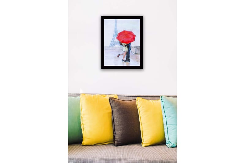 Innrammet trelerretsbilde - 41x56 cm - Romantisk kyss under en rød paraply i Paris - Rød / Beige / Blå - Innredning - Bilder & kunst
