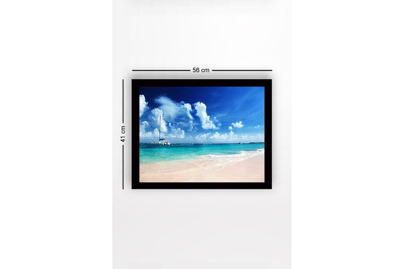 Innrammet trelerretsbilde - 41x56 cm - Seilbåt på en klar blå strand - Blå / Turkis / Hvit - Innredning - Bilder & kunst