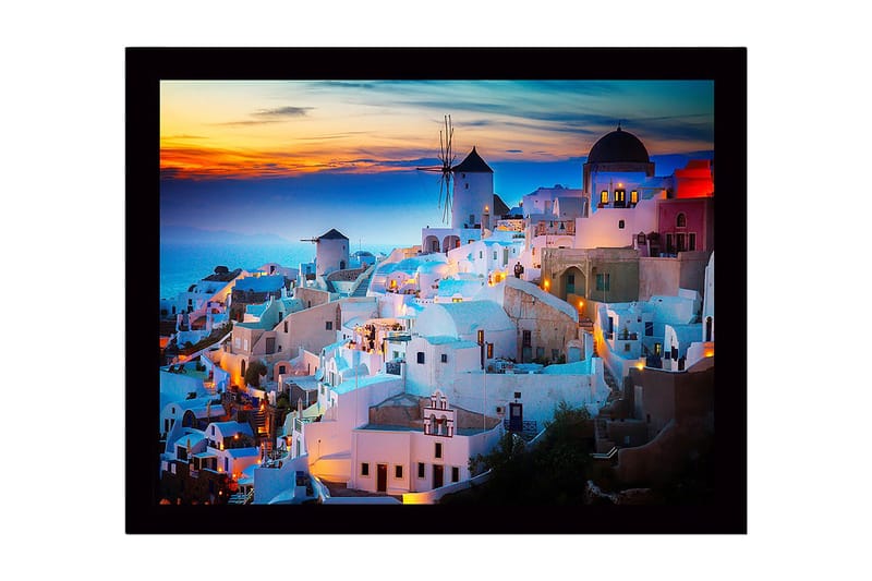 Innrammet trelerretsbilde - 41x56 cm - Vakker utsikt over en gresk landsby med hvite hus og en vindmølle ved solnedgang - Hvit / Blå / Oransje - Innredning - Bilder & kunst