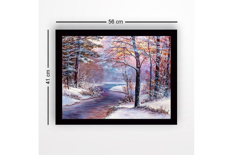 Innrammet trelerretsbilde - 41x56 cm - Vinterlandskap med en fredelig elv og snødekte trær - Blå / Hvit / Rosa - Innredning - Bilder & kunst