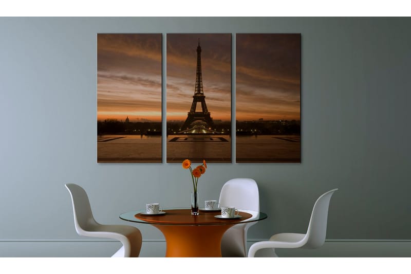 Bilde Eiffel Tower At Dusk 60x40 - Artgeist sp. z o. o. - Lerretsbilder