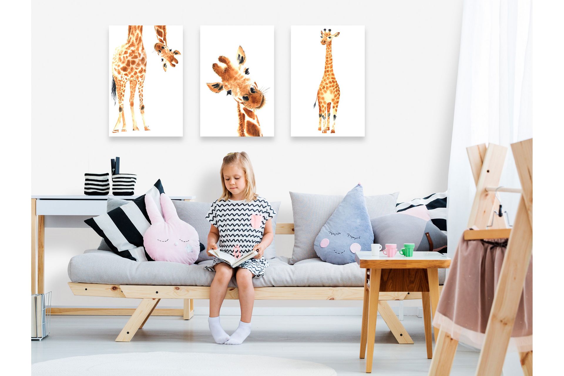 Bilde Funny Giraffes 3 Parts 120x60 - Artgeist sp. z o. o. - Innredning - Bilder & kunst - Lerretsbilder