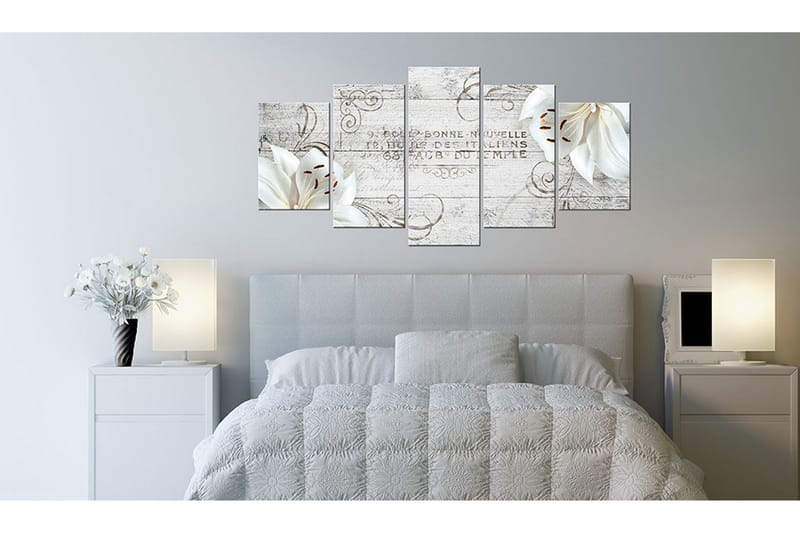 Bilde White Lilies On Wood 100x50 - Artgeist sp. z o. o. - Innredning - Bilder & kunst - Lerretsbilder